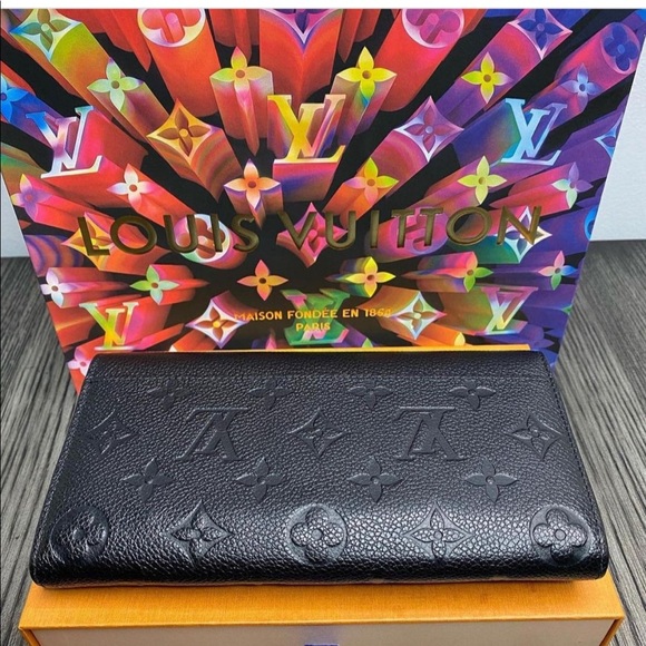 LOUIS VUITTON Sarah Wallet - Picture 3 of 6